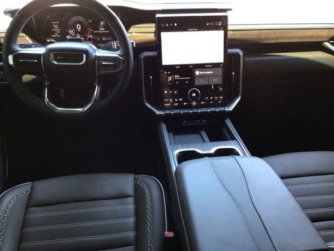 Used 2026 GMC Acadia Denali Ultimate w/ LPO, Floor Liner Package FWD image 21