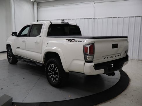 Used 2022 Toyota Tacoma TRD Sport w/ Technology Package image 8