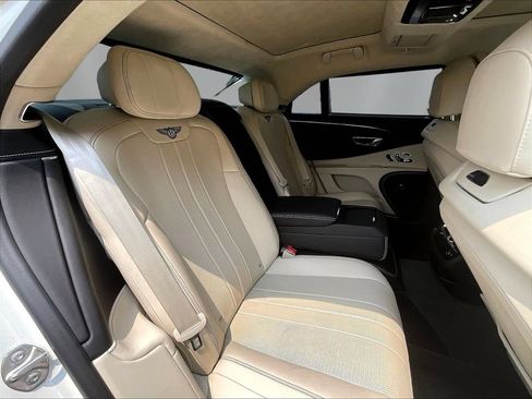 Used 2021 Bentley Flying Spur V8 AWD/4WD image 23