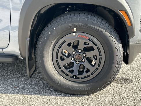 New 2026 Nissan Frontier Pro-X w/ Pro-X Convenience Package image 12
