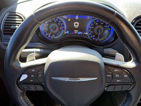 Used 2016 Chrysler 300 S image 19