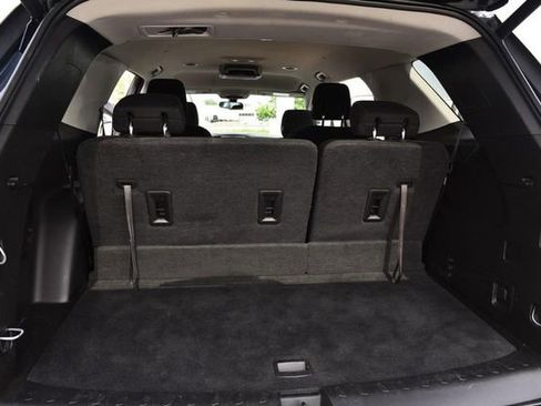 Used 2018 Chevrolet Traverse LT image 25