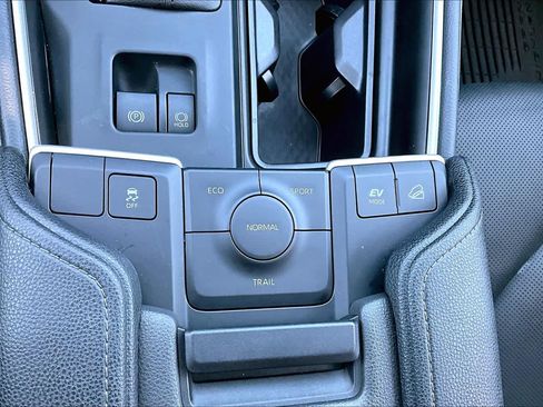 Used 2025 Toyota Grand Highlander AWD Hybrid image 33