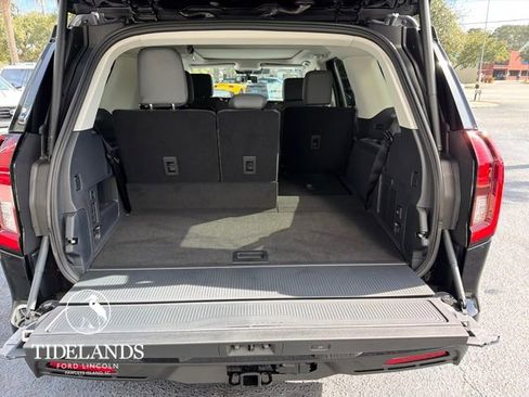 New 2026 Ford Expedition Active RWD image 11