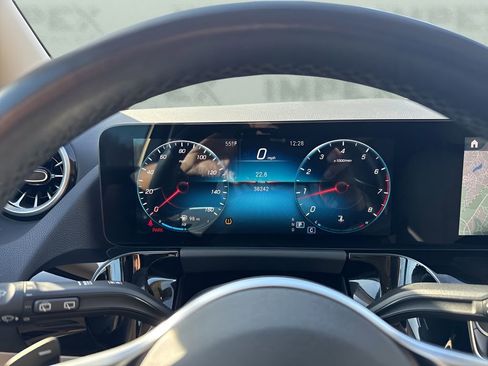 Used 2022 Mercedes-Benz GLA 250 4MATIC w/ Premium Package Lite image 23