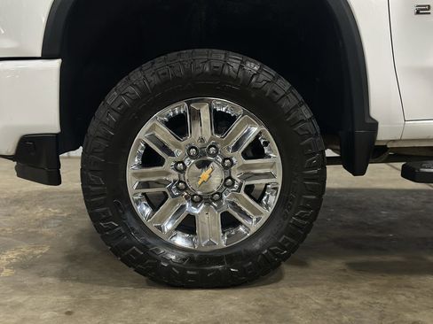 Used 2020 Chevrolet Silverado 2500 High Country w/ Z71 Off-Road Package image 32