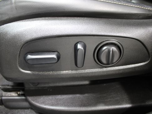 Used 2018 GMC Acadia SLT image 4