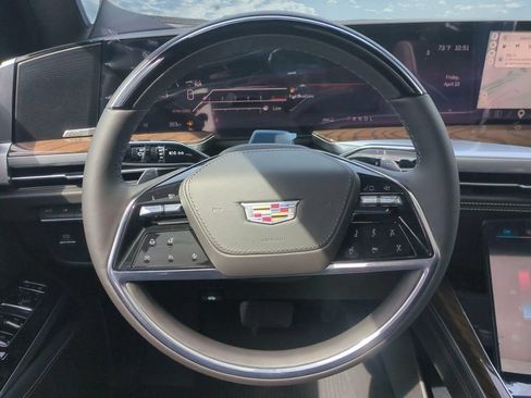 Used 2026 Cadillac Escalade ESV Platinum Sport w/ LPO, Floor Liner Package AWD/4WD image 28