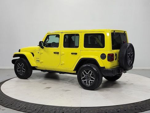 Used 2024 Jeep Wrangler Unlimited Sahara AWD/4WD image 5