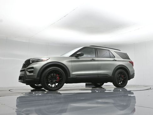 Used 2020 Ford Explorer ST w/ ST Street Pack image 60