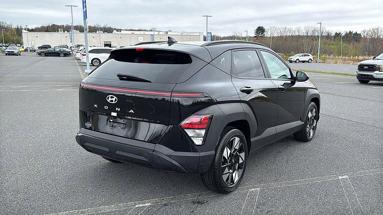 Used 2024 Hyundai Kona SEL FWD image 6