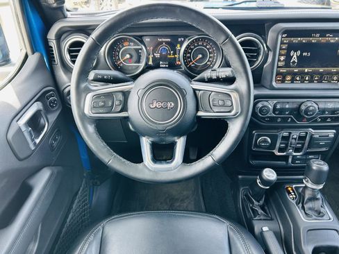 Used 2022 Jeep Wrangler Unlimited Sahara image 13