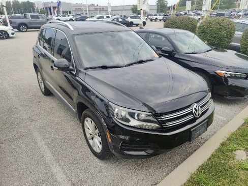 Used 2017 Volkswagen Tiguan Wolfsburg Edition FWD image 17