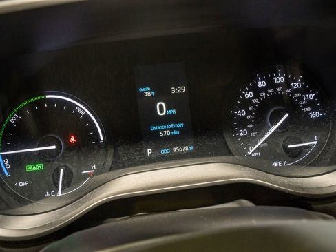 Used 2021 Toyota Sienna XLE image 18