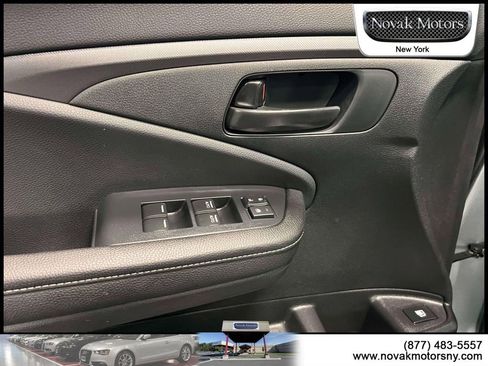 Used 2025 Honda Ridgeline Sport image 18