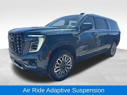 Used 2025 GMC Yukon XL Denali Ultimate w/ LPO, Floor Liner Package AWD/4WD image 6
