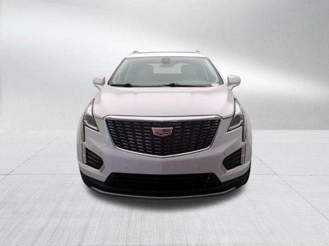 Certified 2024 Cadillac XT5 Premium Luxury AWD/4WD image 2