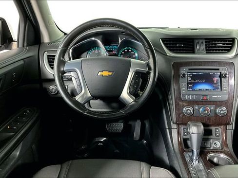 Used 2017 Chevrolet Traverse LT image 5
