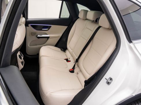 New 2026 Mercedes-Benz GLC 300 4MATIC image 19