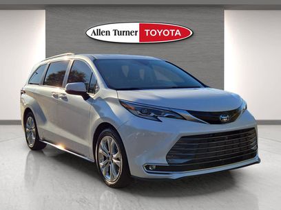 Used 2022 Toyota Sienna Platinum