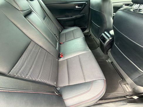 Used 2015 Toyota Camry SE FWD image 34