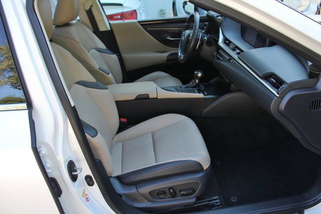 Used 2019 Lexus ES 350 w/ Accessory Package FWD image 37