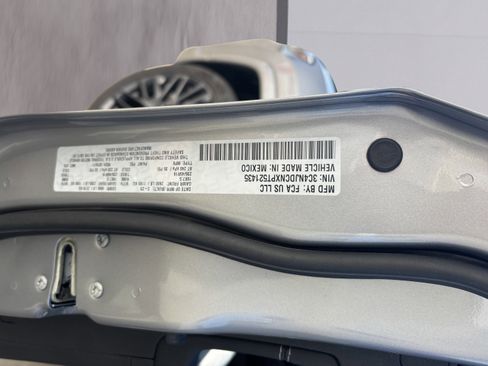 Used 2023 Jeep Compass High Altitude image 23