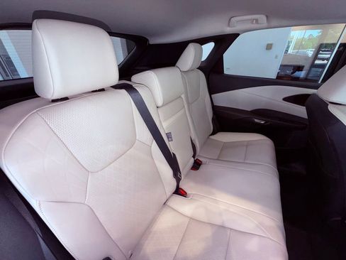 Certified 2024 Lexus RX 350 w/ Convenience Package image 18