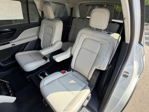 New 2026 Lincoln Aviator Reserve AWD/4WD image 23