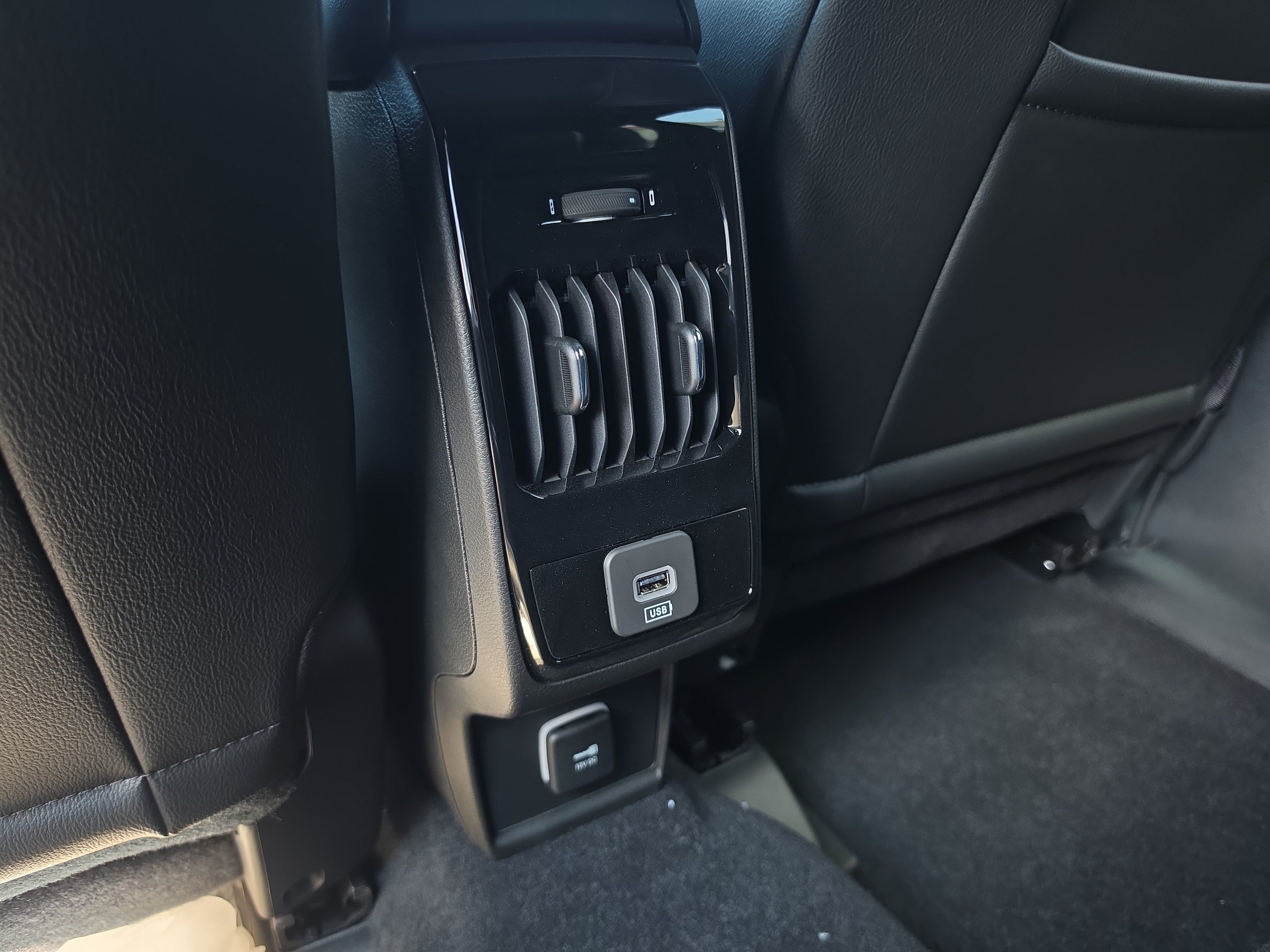 New 2026 Jeep Compass Limited AWD/4WD image 16