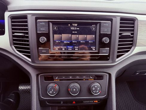 Used 2022 Volkswagen Atlas Cross Sport SE image 18