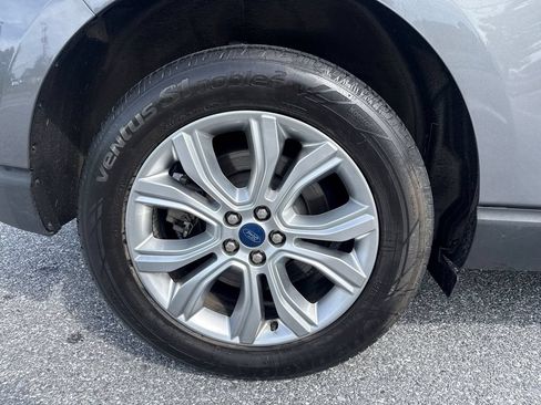 Used 2022 Ford Edge Titanium w/ Equipment Group 301A AWD/4WD image 32
