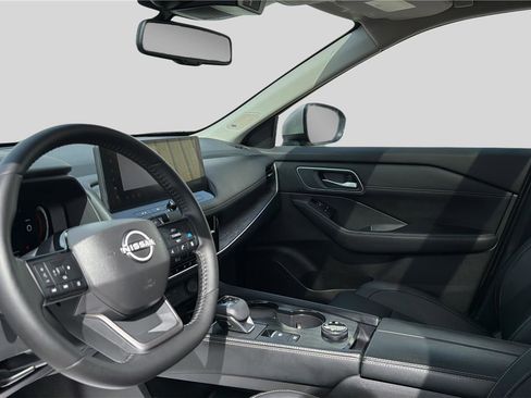 Used 2026 Nissan Rogue Platinum w/ Platinum Premium Package AWD/4WD image 18