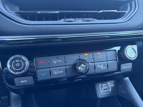 New 2026 Jeep Compass Latitude image 24