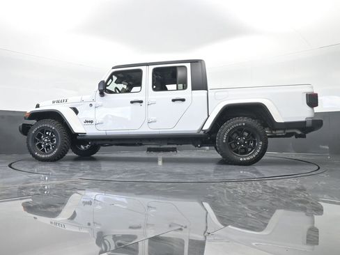 Used 2024 Jeep Gladiator Sport image 58