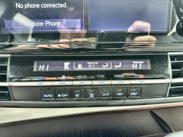 Used 2024 Toyota Sienna LE FWD image 18
