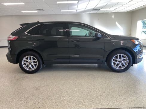 Used 2024 Ford Edge SEL image 6