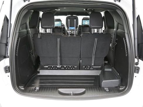 Used 2022 Chrysler Pacifica Touring-L w/ Uconnect Theater Family Group image 44