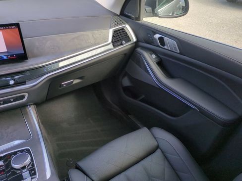 New 2026 BMW X7 xDrive40i w/ Premium Package AWD/4WD image 17