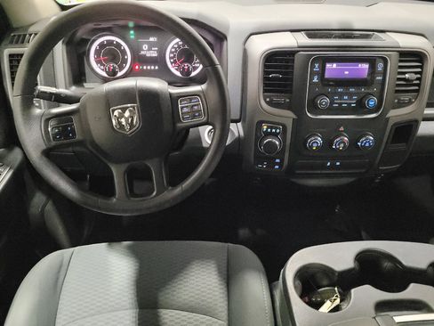 Used 2018 RAM 1500 Express AWD/4WD image 22