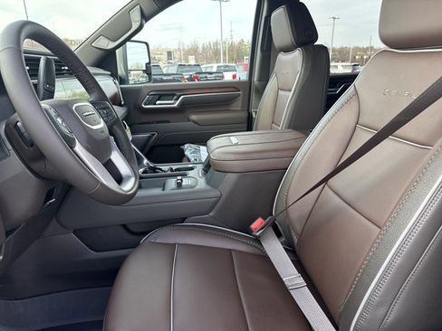New 2026 GMC Sierra 2500 Denali w/ Denali Reserve Package AWD/4WD image 5