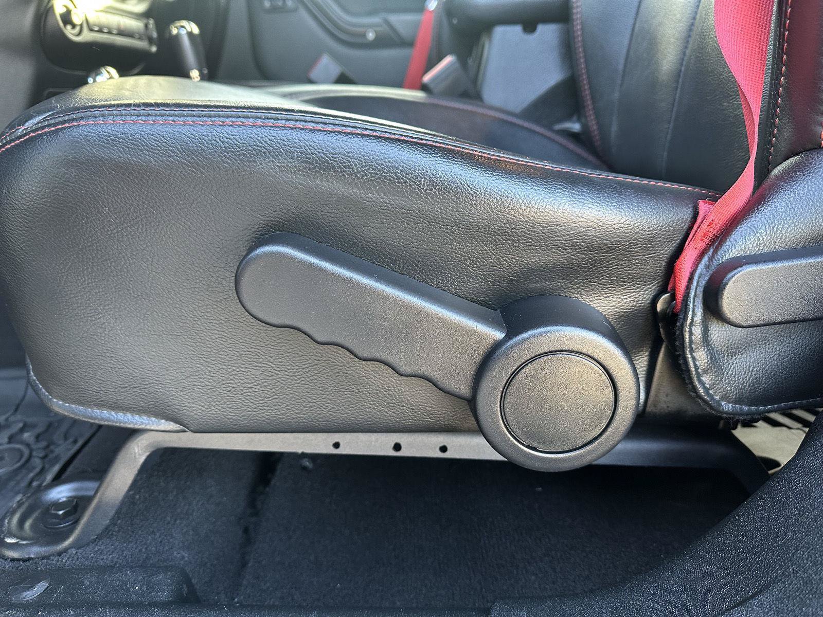 Used 2018 Jeep Wrangler Unlimited Rubicon AWD/4WD image 14