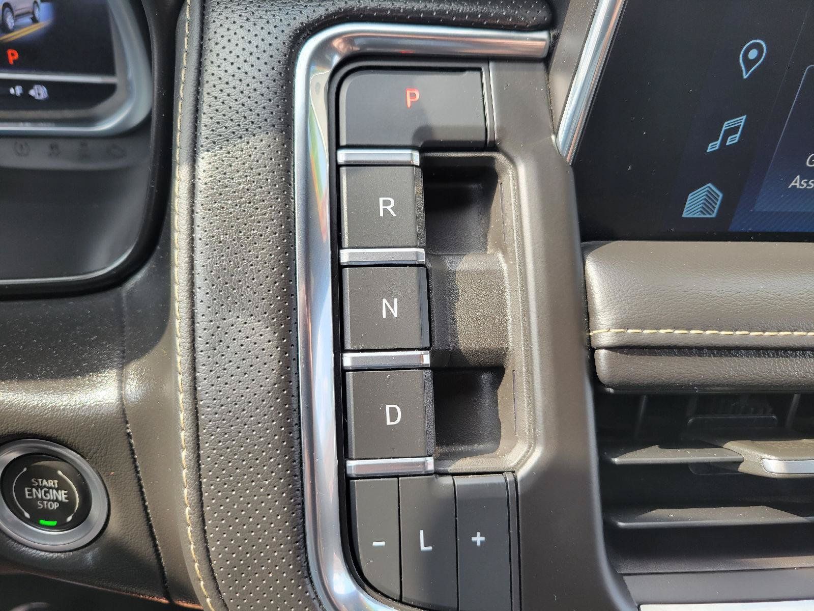 Used 2023 Chevrolet Tahoe Premier AWD/4WD image 21