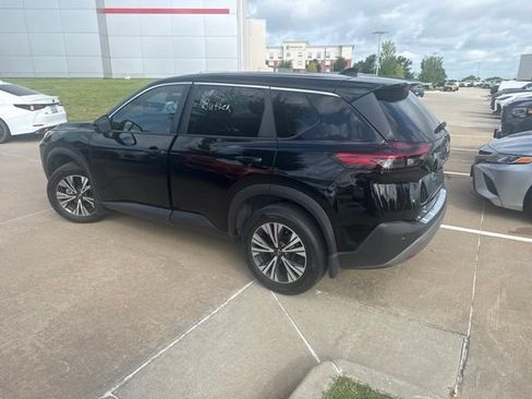 Used 2022 Nissan Rogue SV FWD image 5