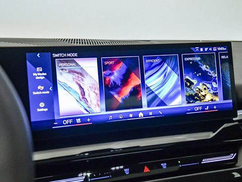 Used 2025 BMW 530i w/ Premium Package image 24