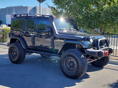 Used 2016 Jeep Wrangler Unlimited Sahara AWD/4WD image 2
