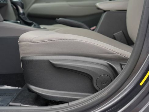 Used 2020 Hyundai Elantra SE FWD image 15