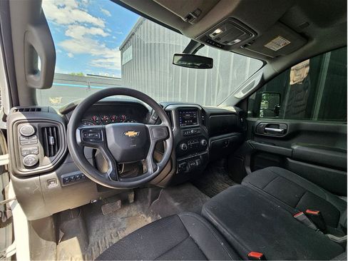 Used 2021 Chevrolet Silverado 2500 Custom w/ Custom Value Package AWD/4WD image 2