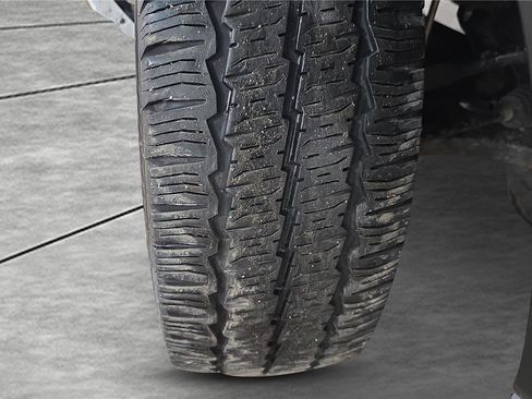 Used 2024 Ford Transit 350 XLT image 31