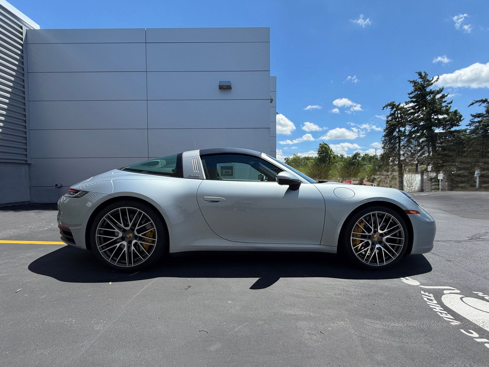 Used 2021 Porsche 911 Targa 4S w/ Sport Package AWD/4WD image 9